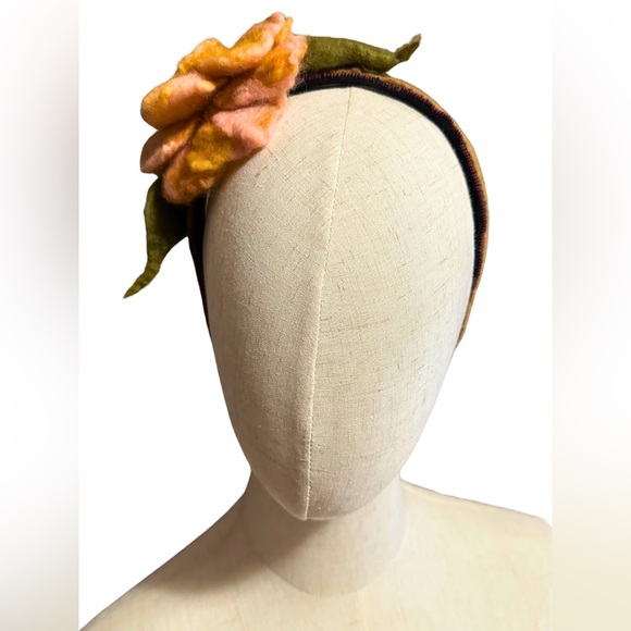 Woman’s Felt Flower Headband - Picture 2 of 3